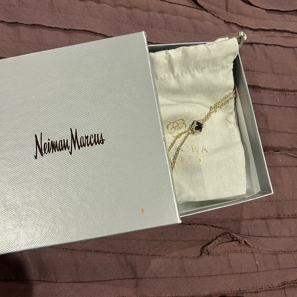 Long Kendra Scott necklace